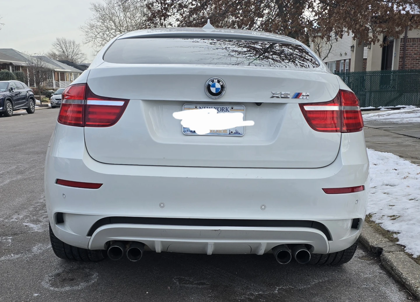 White BMW X6 M - photo 2