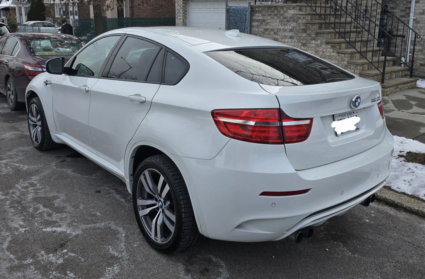 White BMW X6 M - photo 3