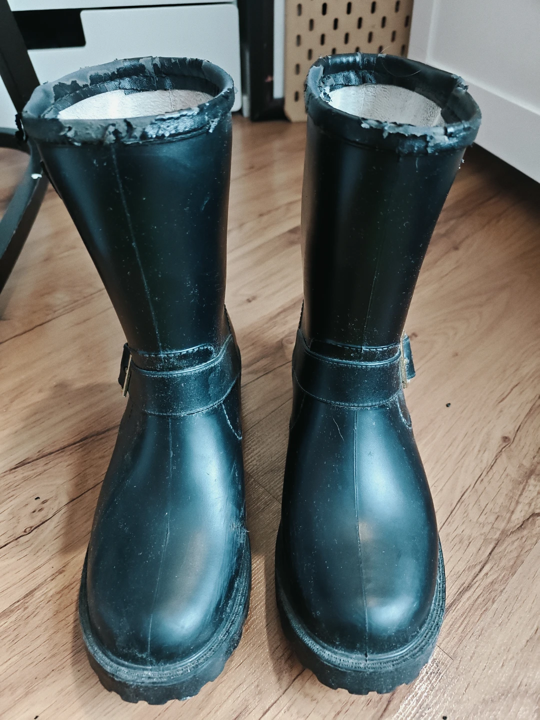FREE DAV Black Rubber Boots with Buckle Detail, size 8 - photo 2