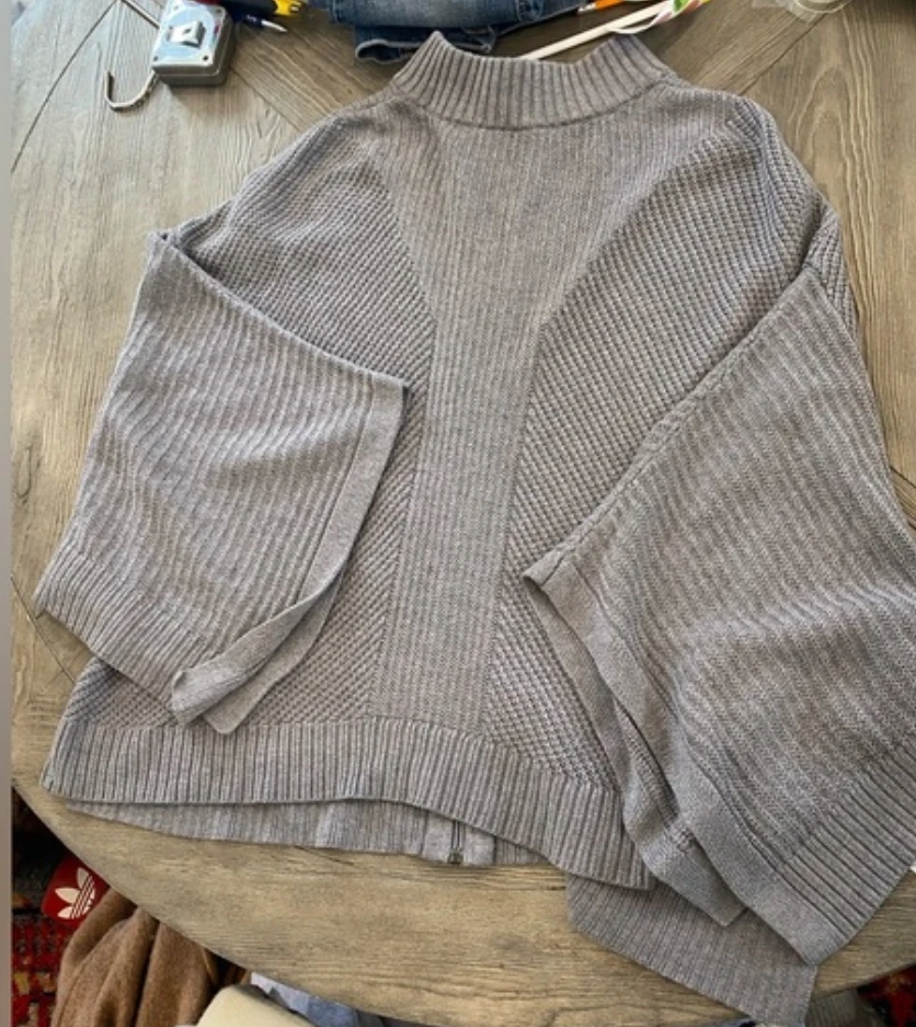 Lululemon Grey Poncho Medium / Large - photo 2