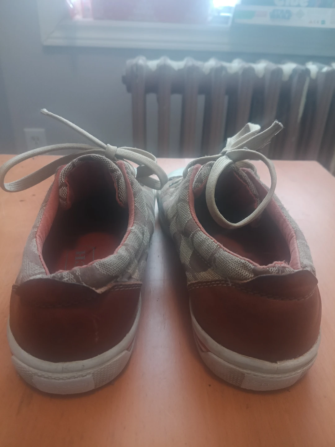 Coach shoes (size 6) - photo 3