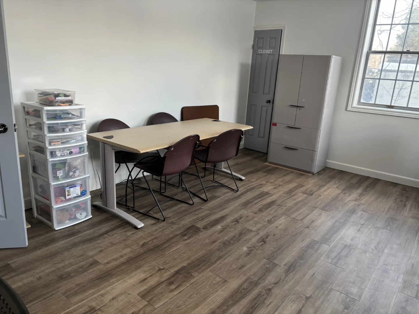 Office Furniture - Desks, Chairs, Cabinets - photo 4