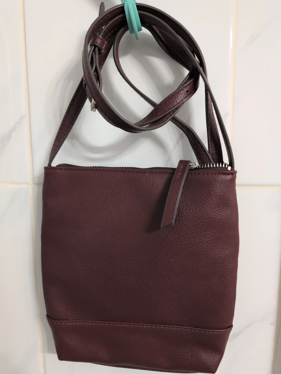 REACTION KENNETH COLE Crossbody Bag - Burgundy - photo 3