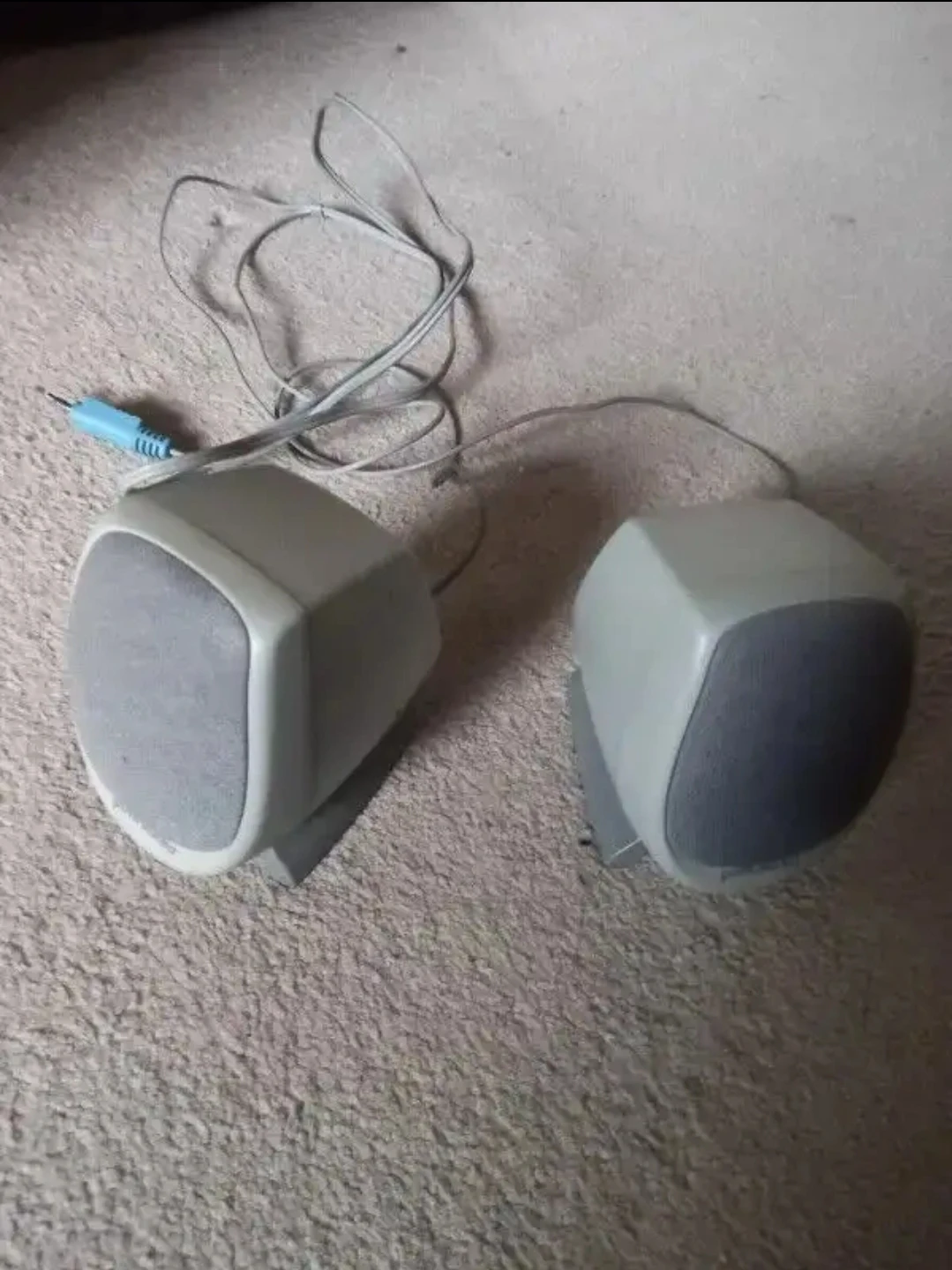 Hewlett-Packard plug in PC speakers 🧡