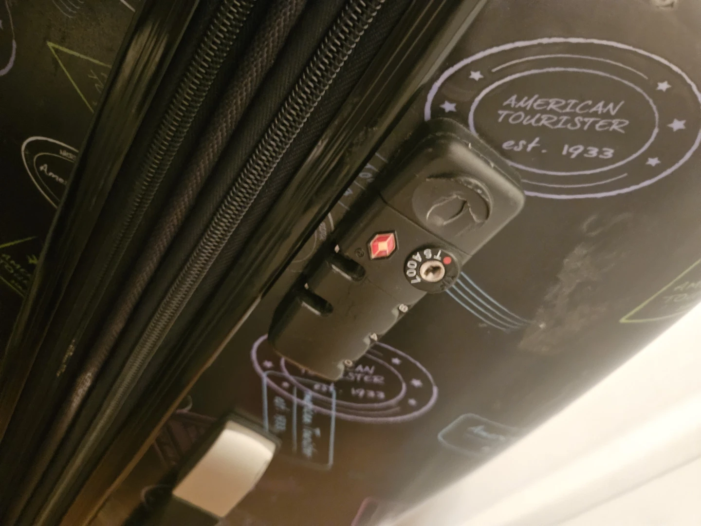 Free American Tourister Suitcase - photo 4