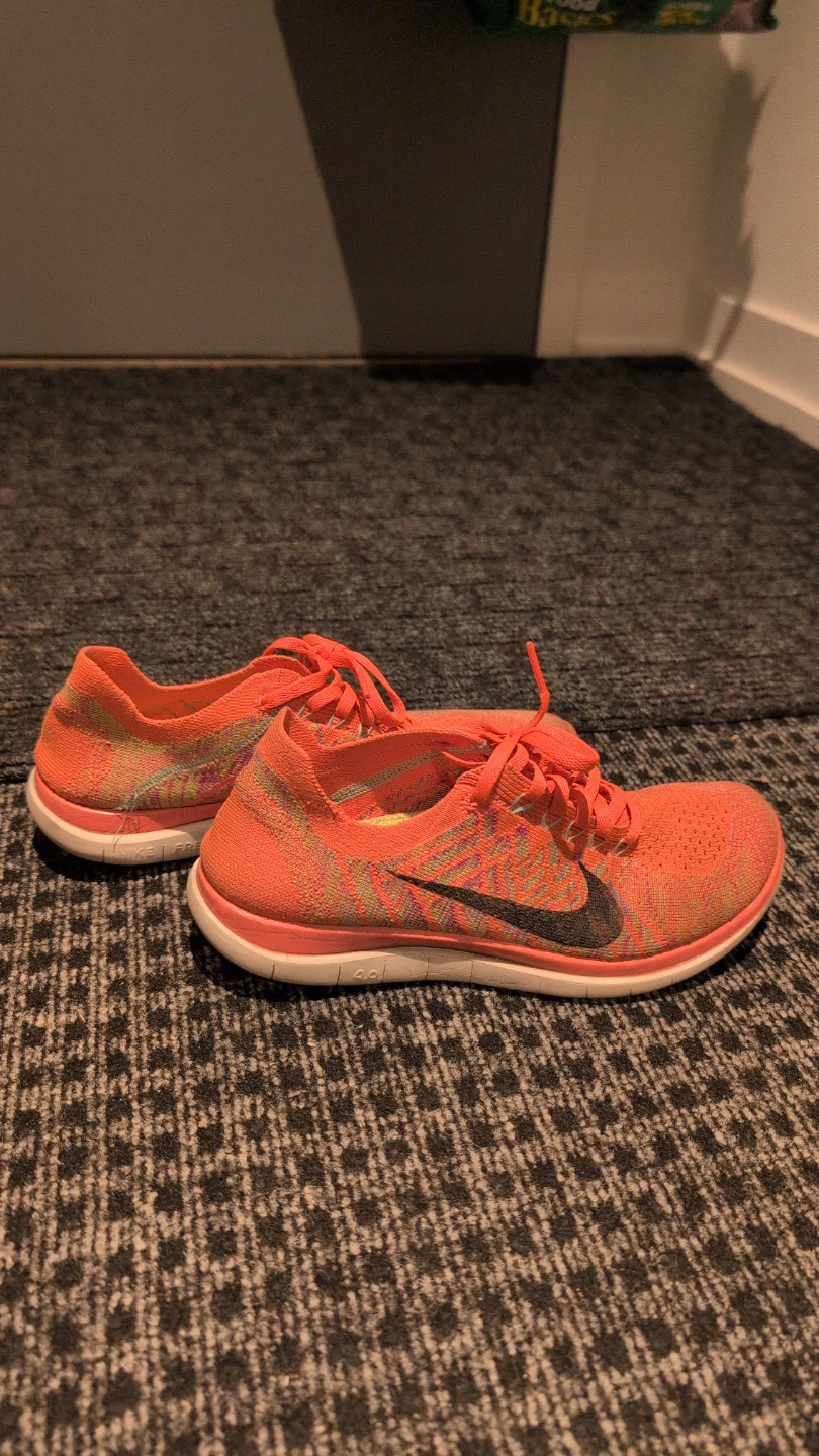 Nike Free 4.0 Flyknit running shoes bright coral - photo 2
