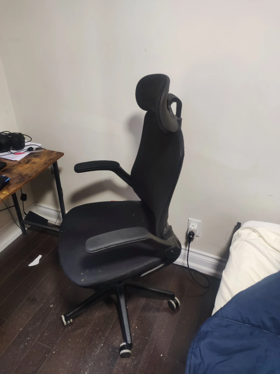 Ergonomic Office Chair - Black - photo 2