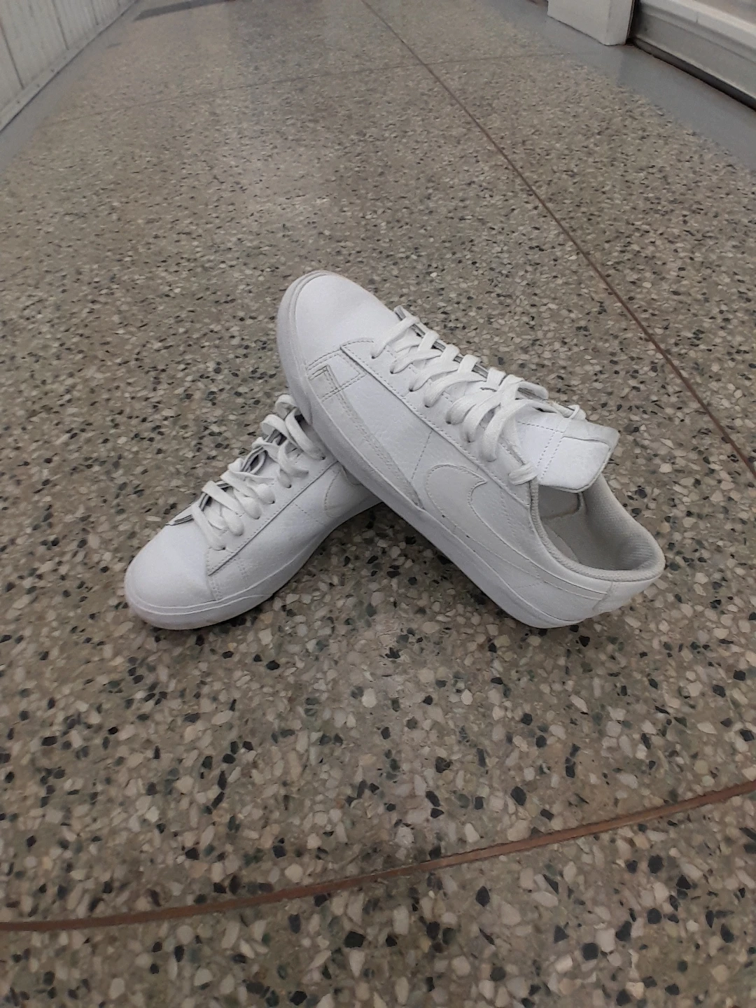 Nike Blazer Low Leather White Sneakers Men's Size 9