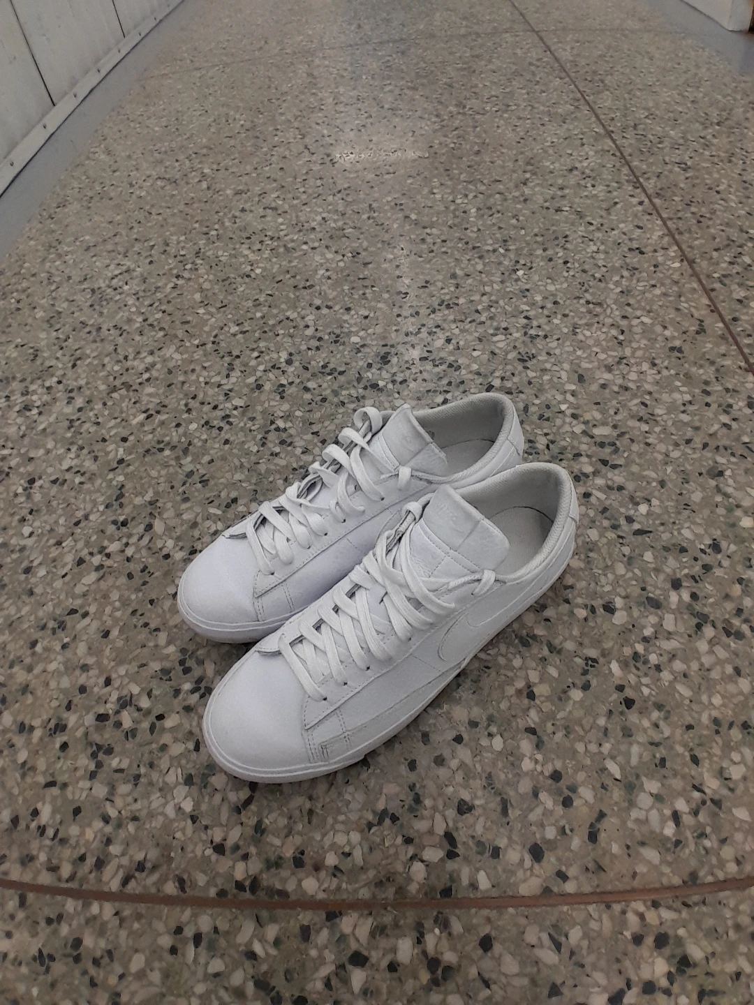 Nike Blazer Low Leather White Sneakers Men's Size 9 - photo 2