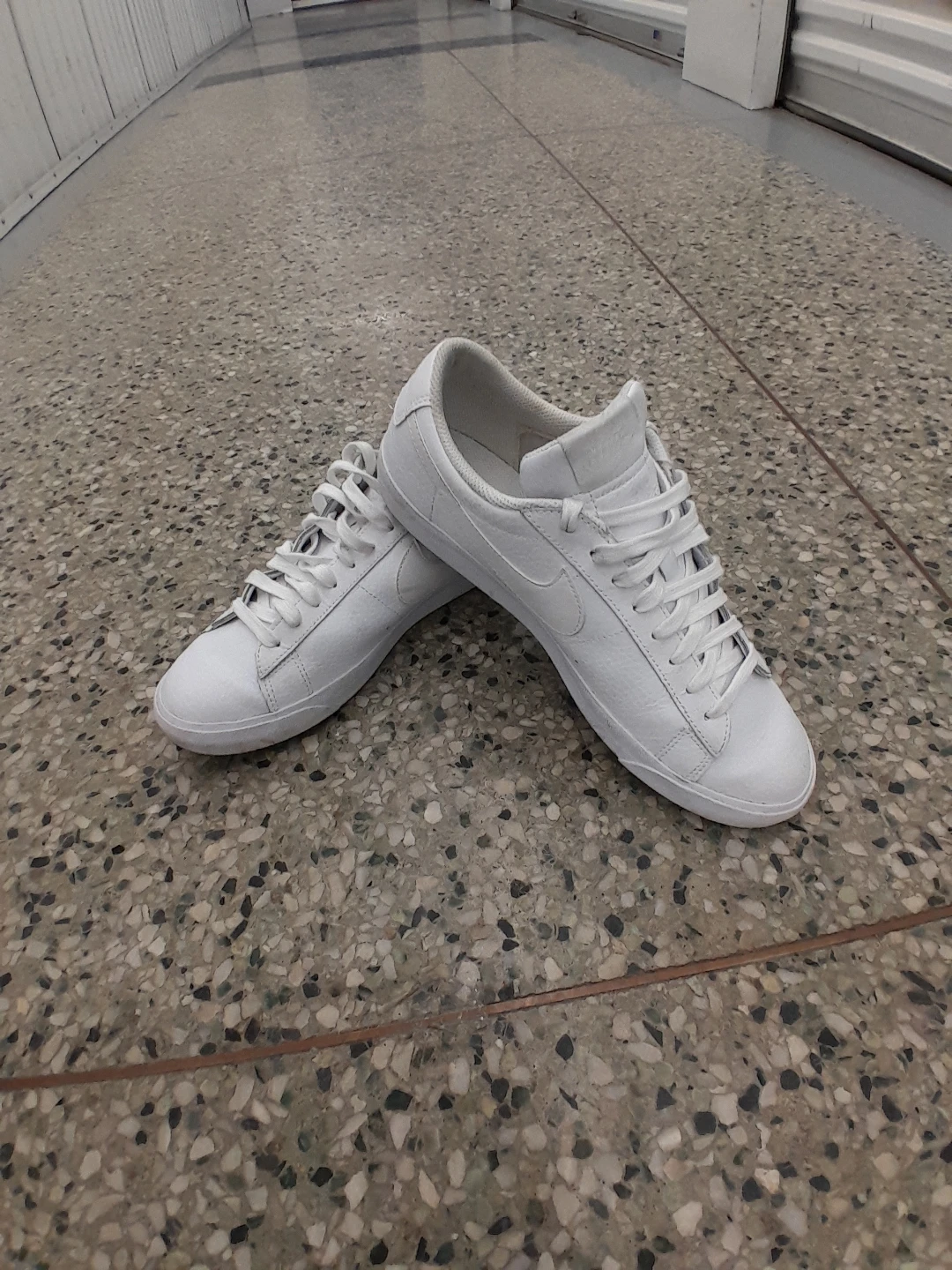 Nike Blazer Low Leather White Sneakers Men's Size 9 - photo 3