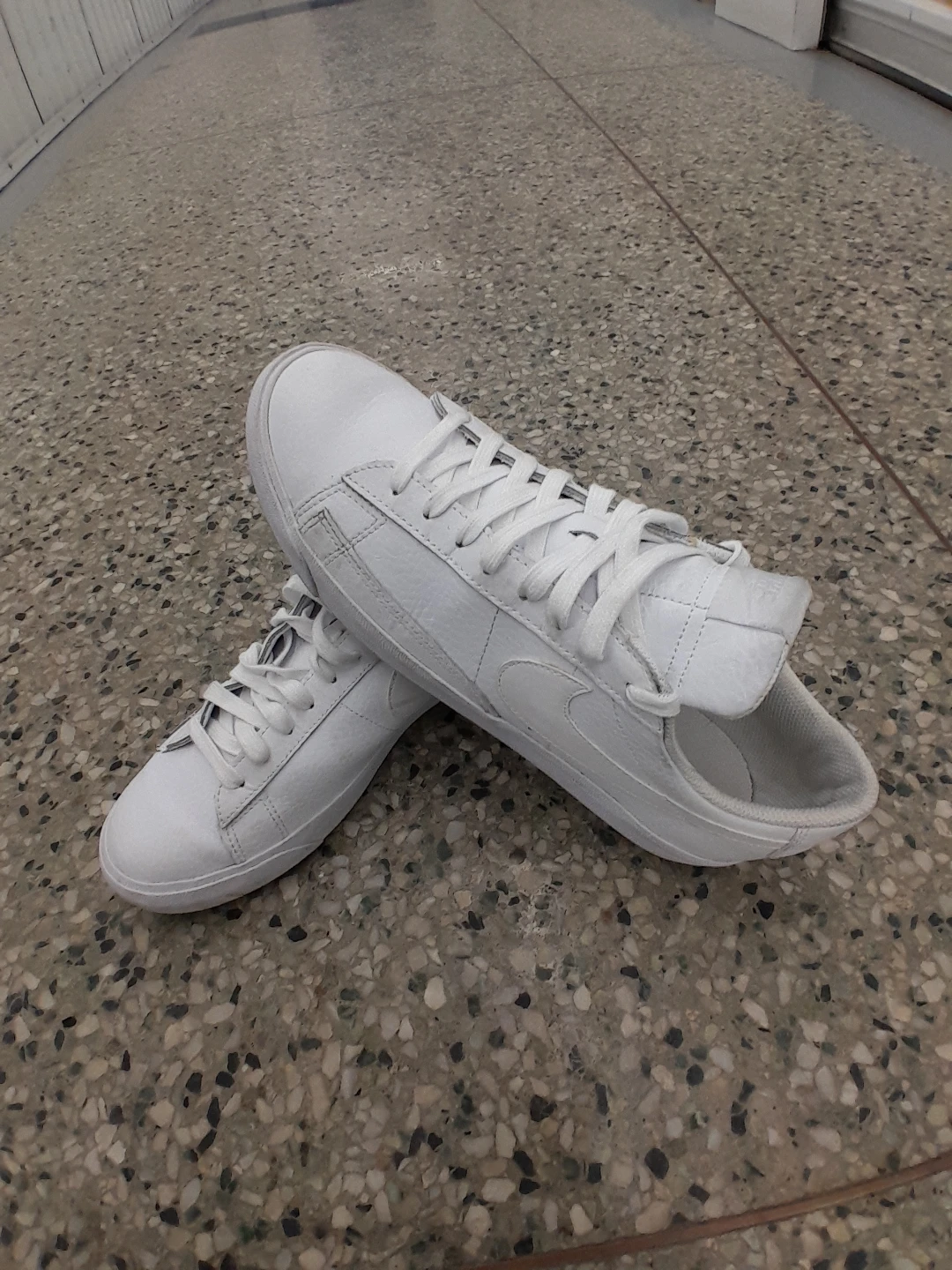 Nike Blazer Low Leather White Sneakers Men's Size 9 - photo 4