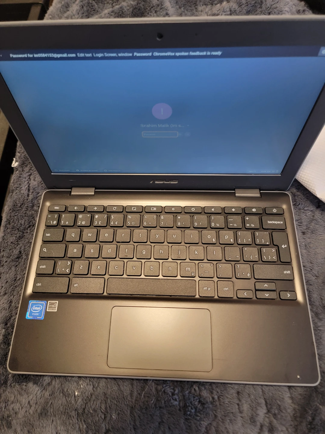 Asus Chromebook - Great Condition! - photo 2