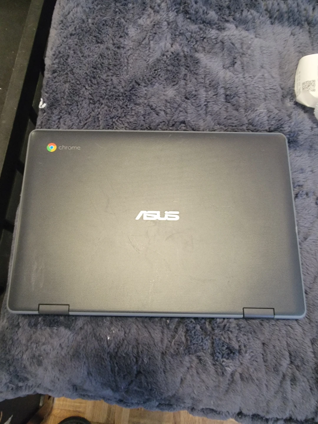Asus Chromebook - Great Condition! - photo 3