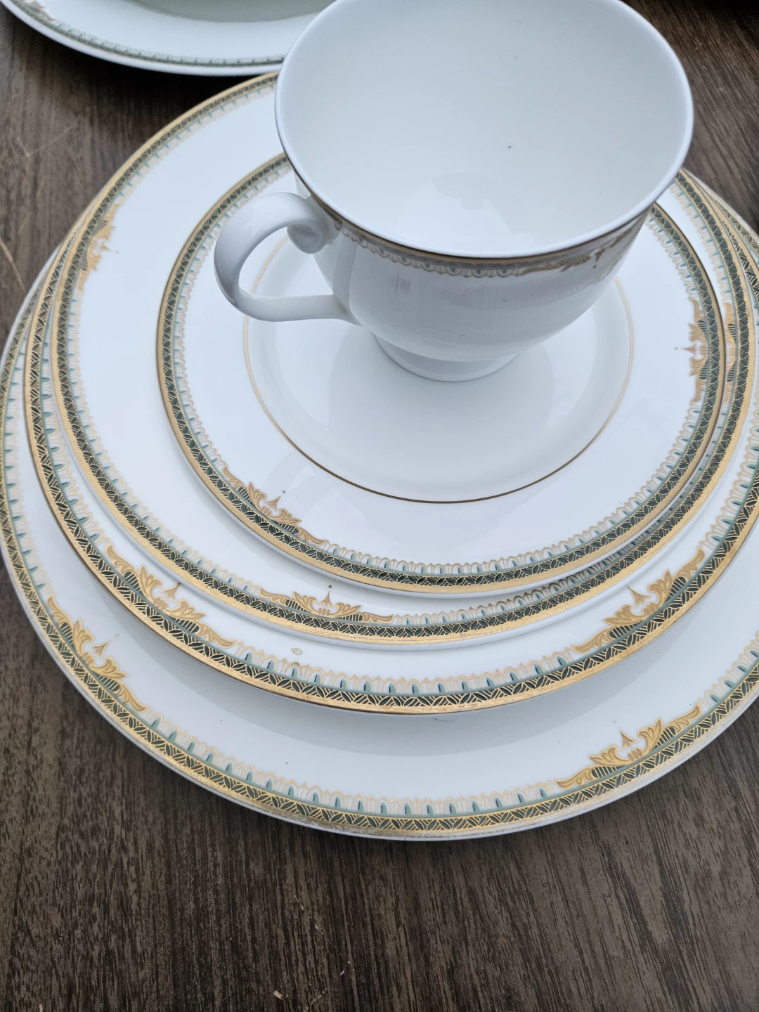 75 piece mikasa Bone china set - photo 3