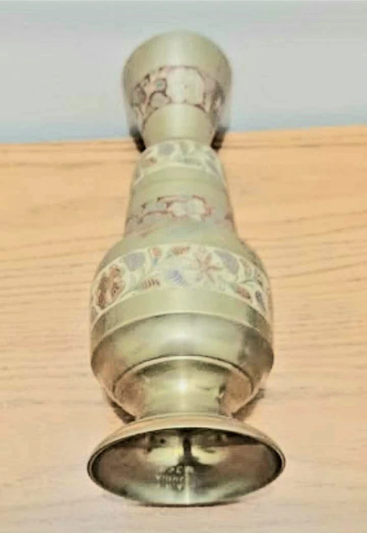 Vtg Boho Hand Painted Etched Brass Vase - photo 4
