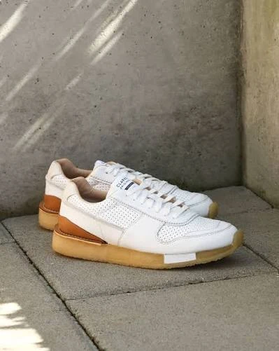 White Clarks Originals Tor Runner US10