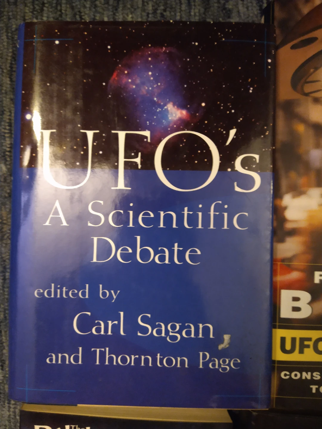 UFO Books: FBI Files, Carl Sagan, X-Files - photo 3