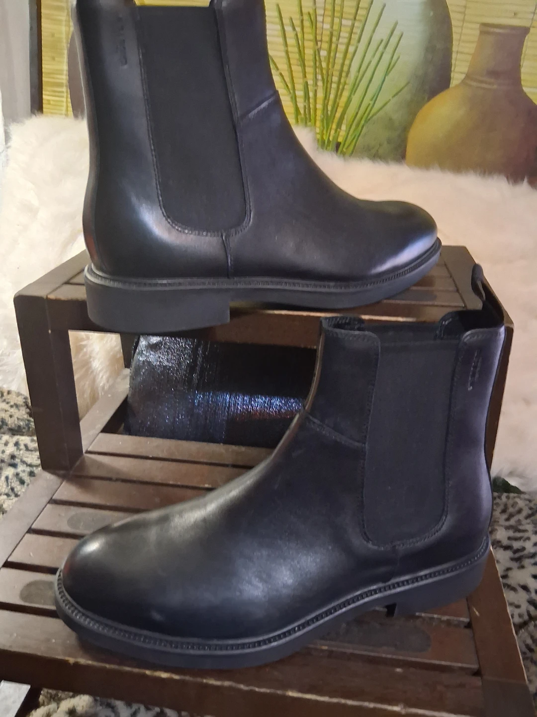 Vagabond Shoemakers Black Leather Chelsea Boots - Size 42