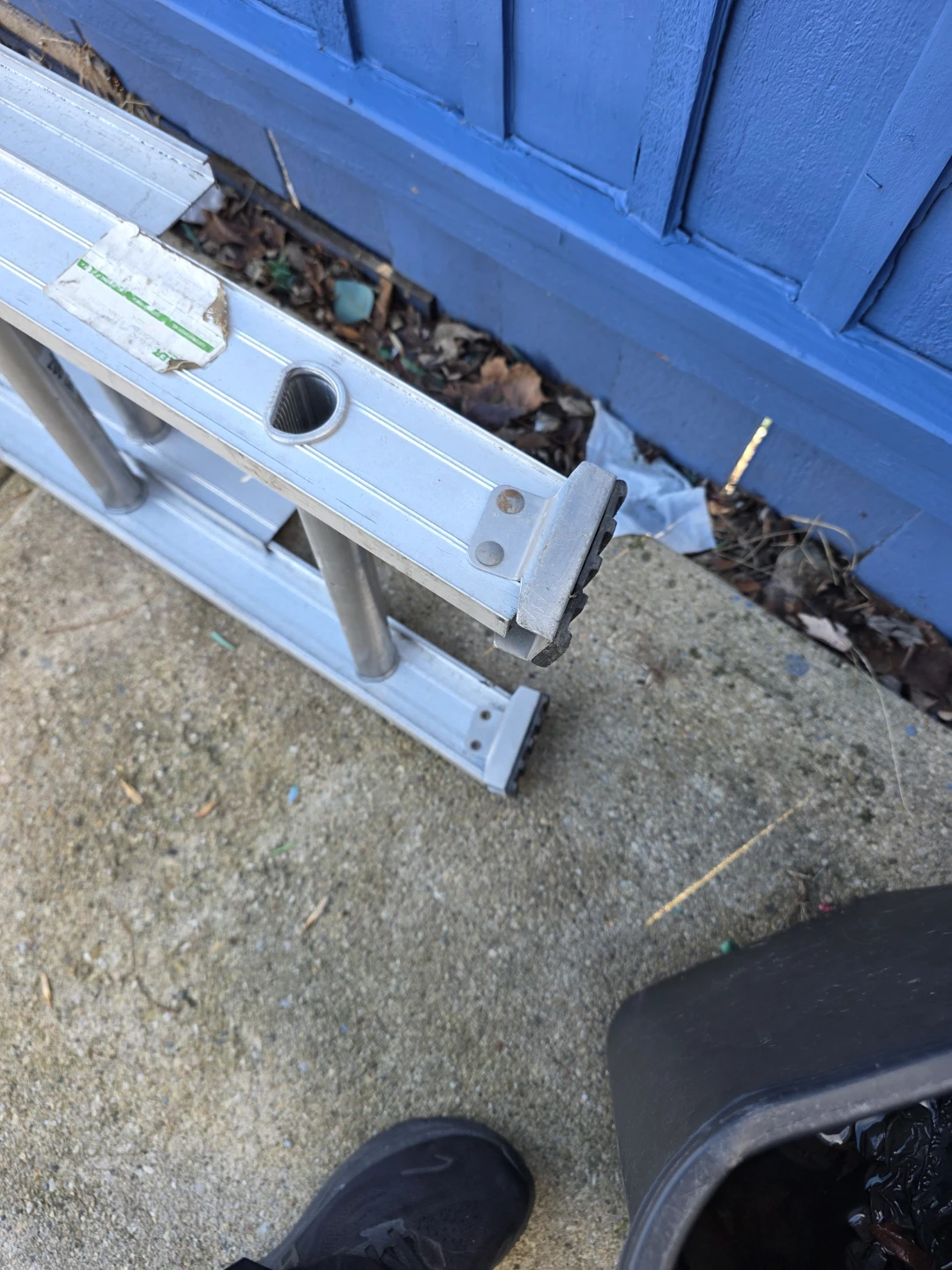 24 ft Aluminum Extension Ladder - photo 5