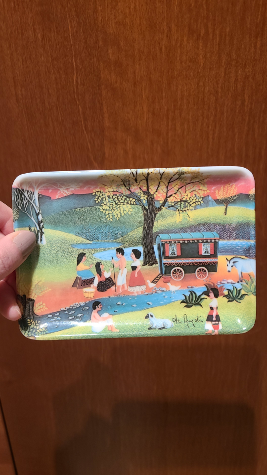 Vintage Tea Trays $2 each or $10 for all 6 trays - photo 2