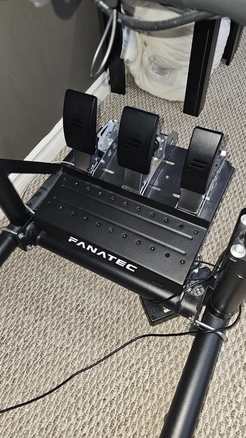 Fanatec Racing Simulator Cockpit - photo 3