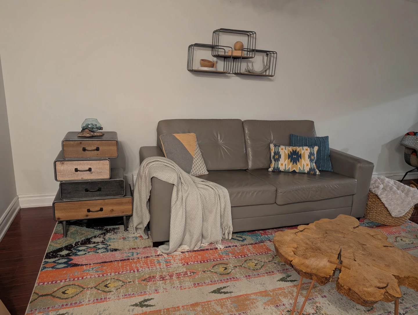 Geometric throw pillow - photo 4