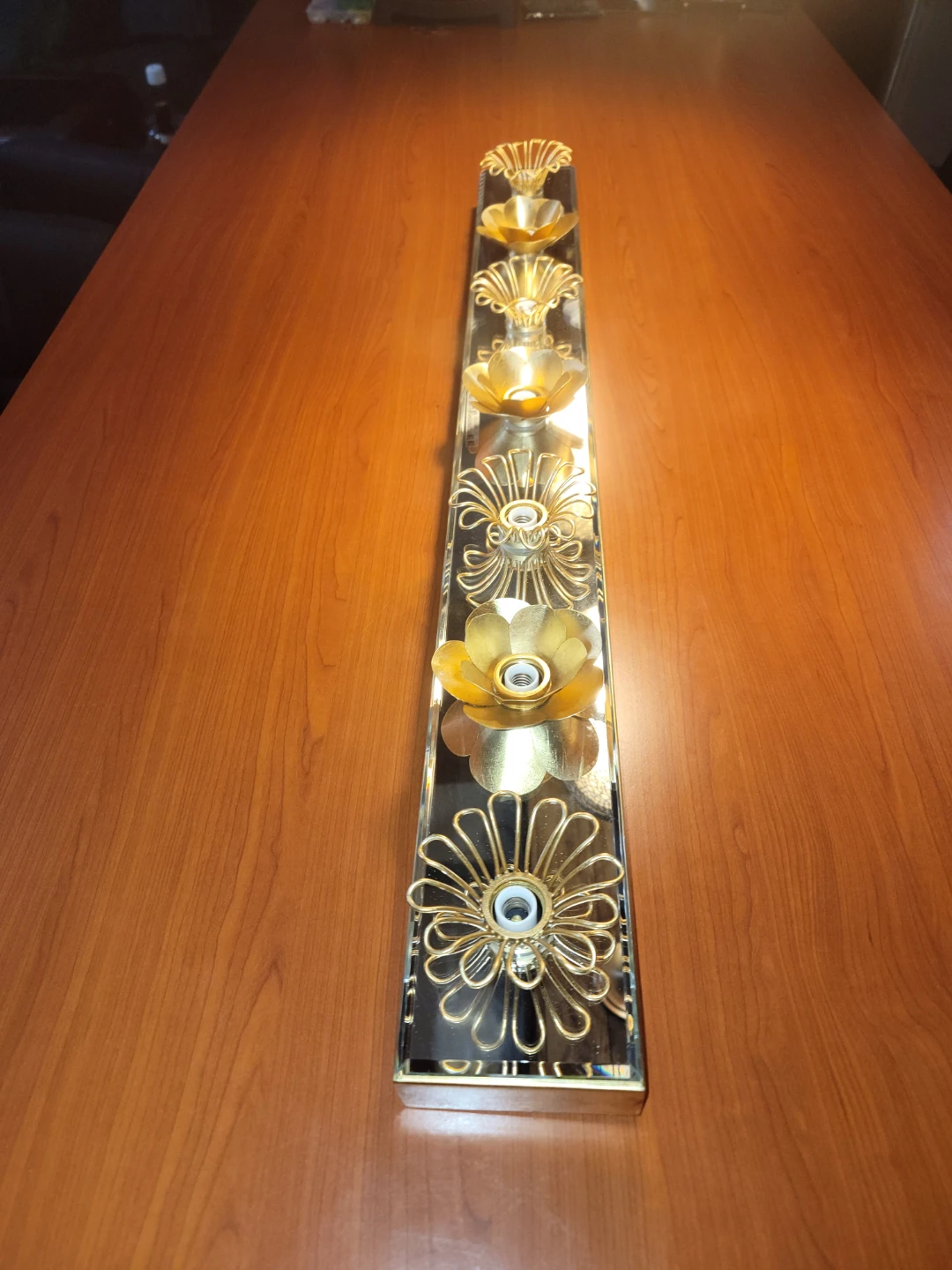 Visual Comfort & Co. Gold Flower Light Bar 36" - photo 3