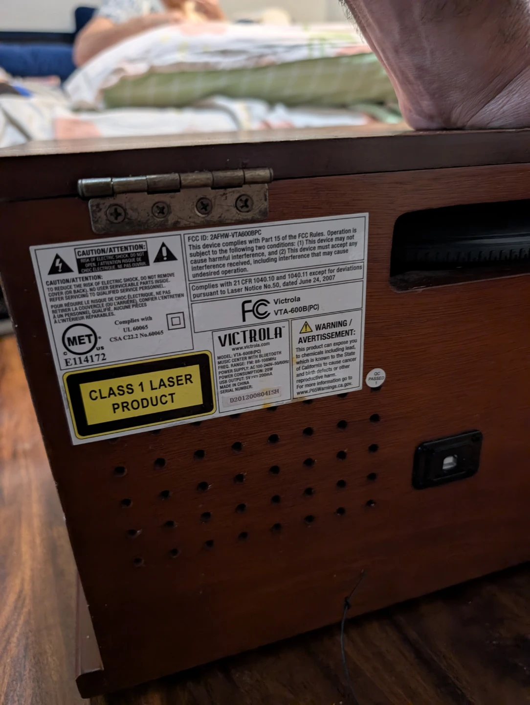 Victrola VTA-600BPC 8-in-1 Turntable Music box - photo 4