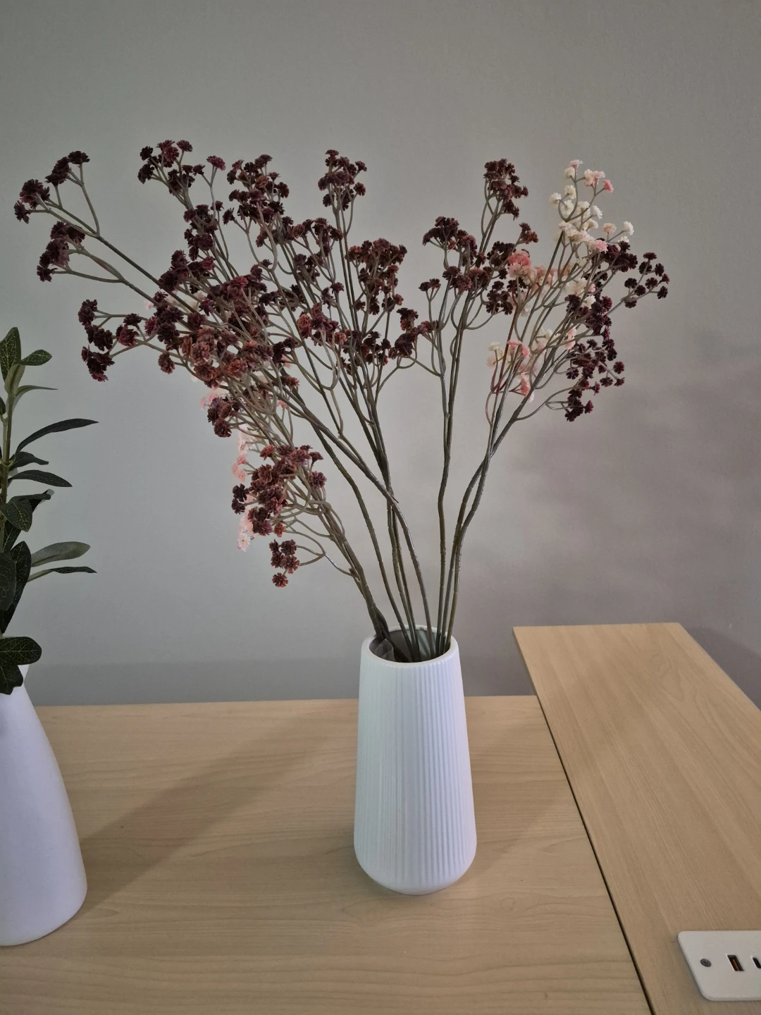 White Ceramic Vase with Artificial Flowers - photo 5