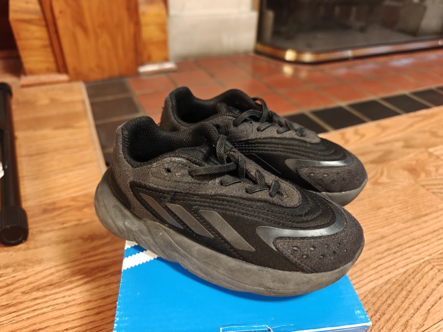 Adidas Ozella El C Kids Shoes Black Size 12K - photo 2