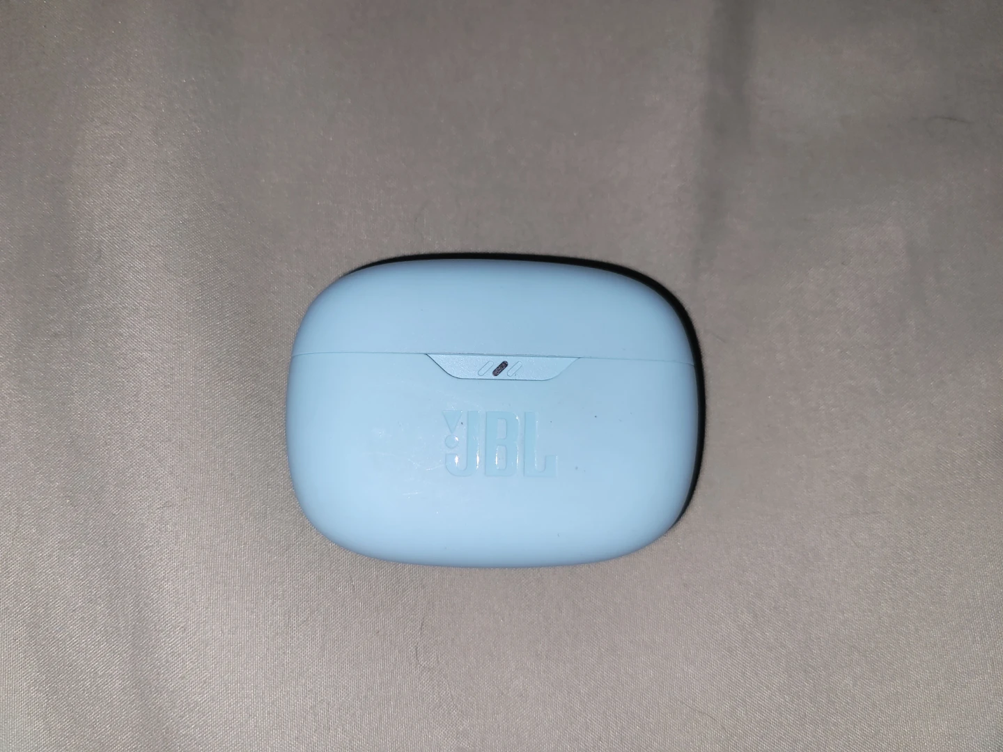 JBL Vibe Beam Charging case