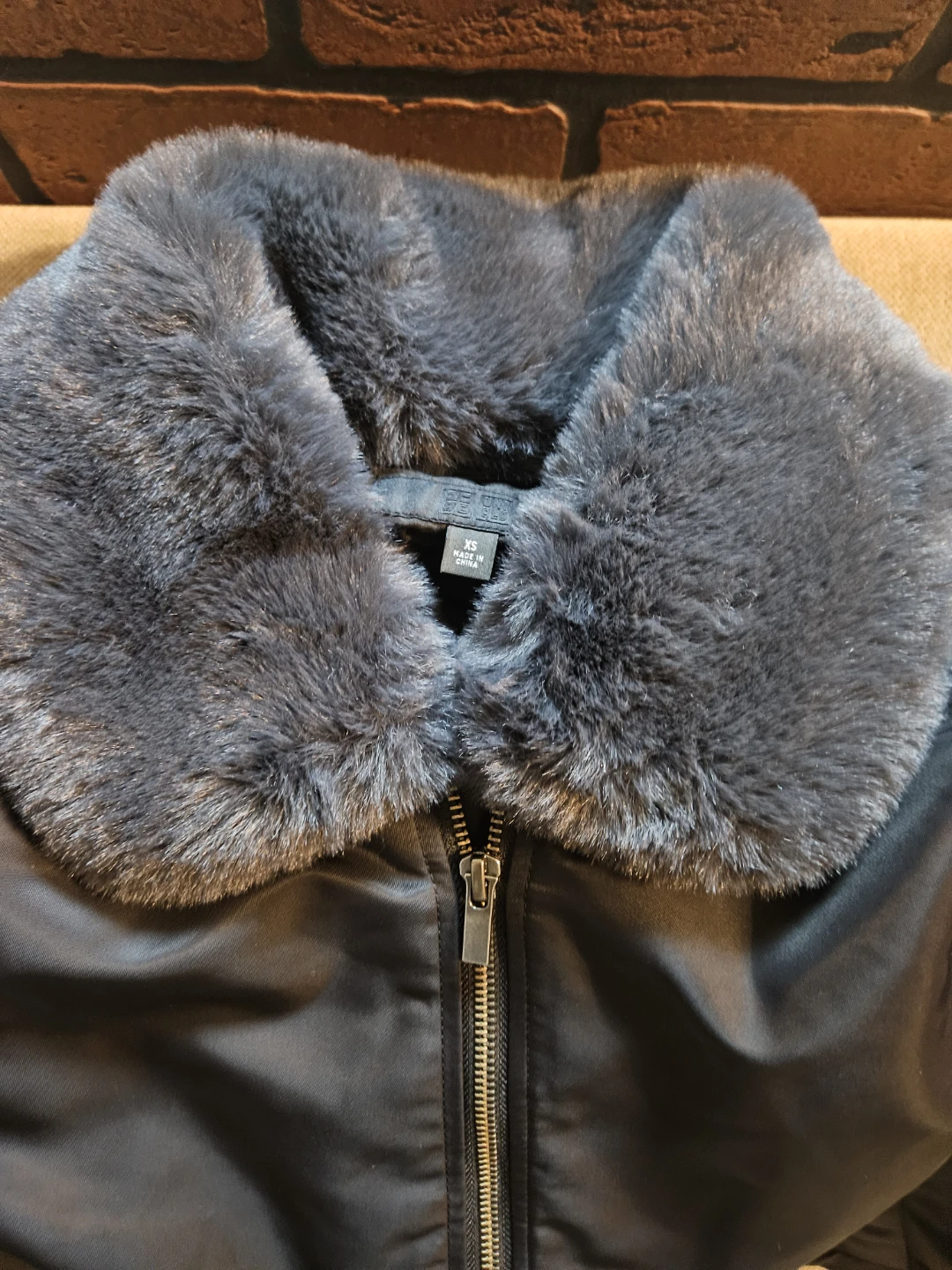 Uniqlo XS Black Bomber Jacket - photo 3