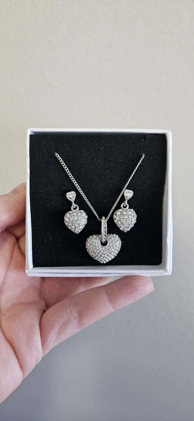 Earrings and necklace set