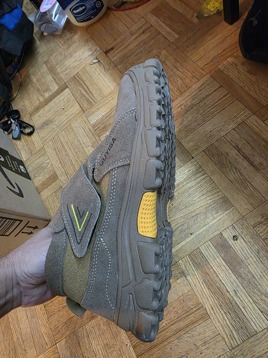 GUYISA Hiking Boots