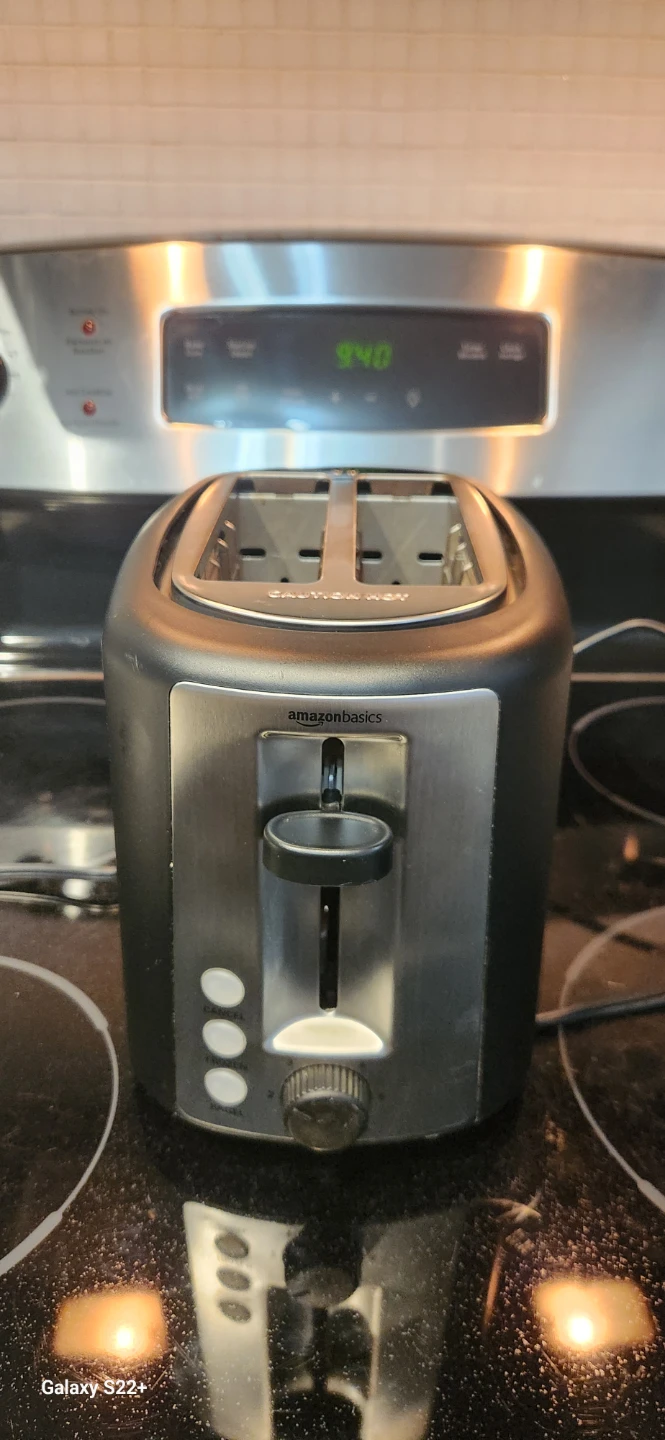 Amazon Basics 2-Slice Toaster