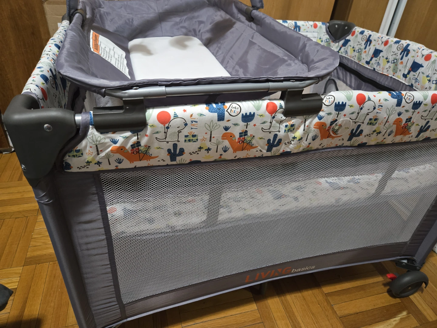 Living Basics Playpen with Bassinet