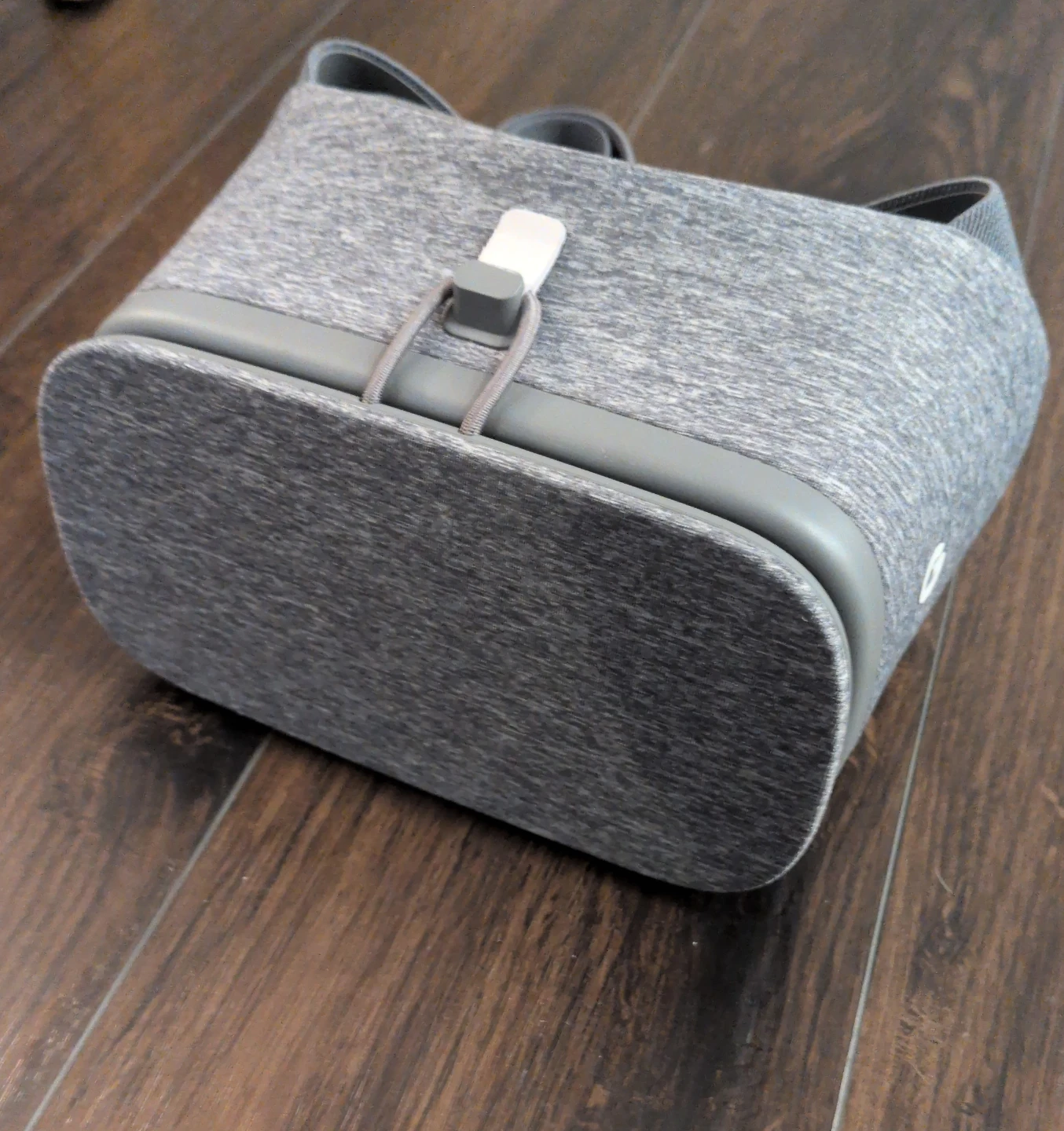 Google Daydream View VR Headset