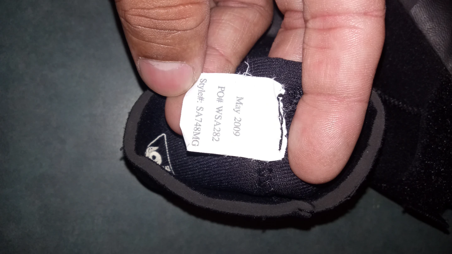 Quiksilver Wetsuit Boots - Size 8 - photo 3