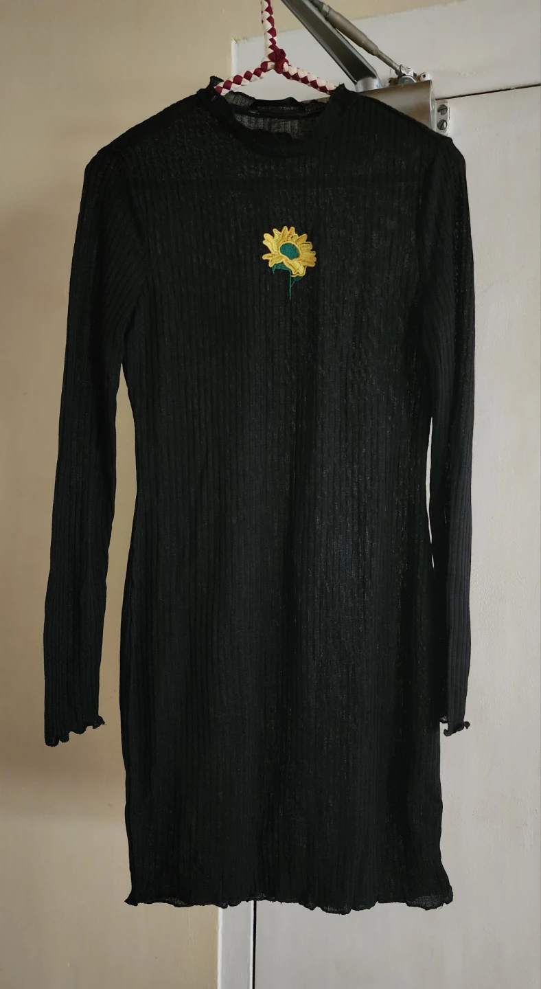 Beautiful Rib Knit Mini Dress * Sunflower Embroidery * NEW