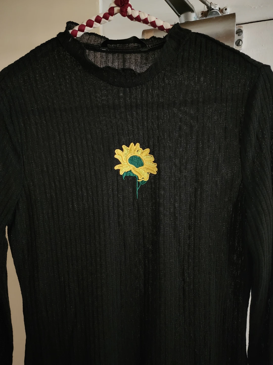 Beautiful Rib Knit Mini Dress * Sunflower Embroidery * NEW - photo 2