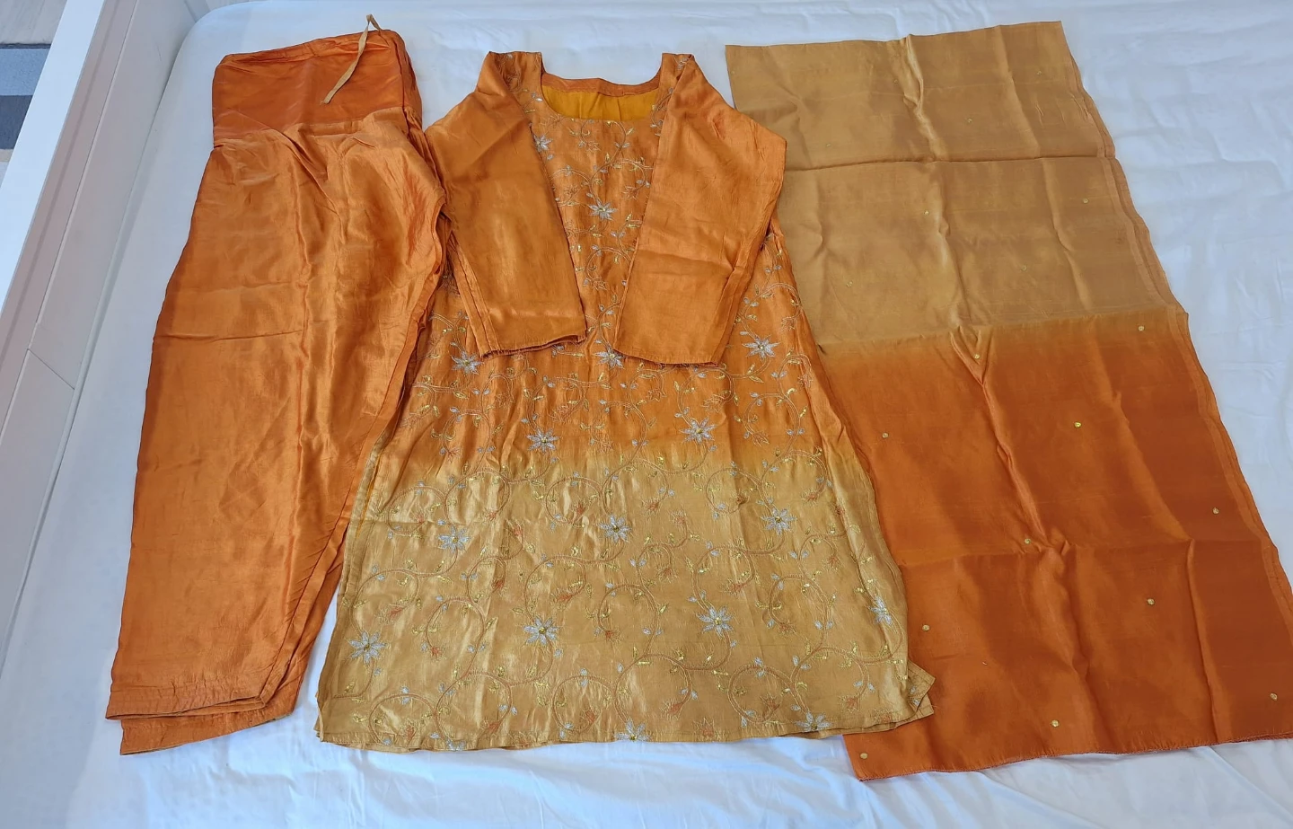 Beautiful Silk Salwar Set - photo 3