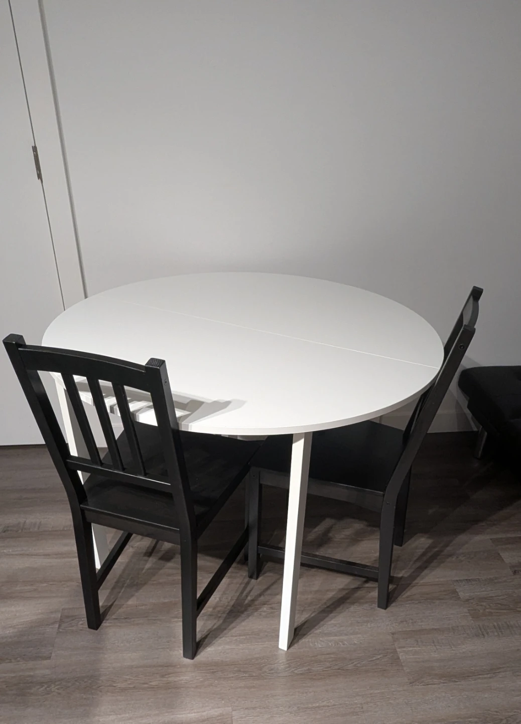 Round Dining Table & 2 Chairs