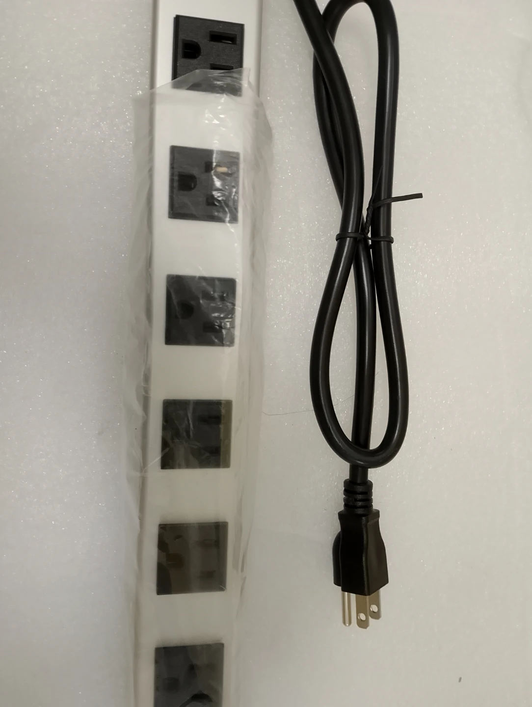 BNIB!!! 16 Outlet 15A 3 feet cable Power Strip Surge Protector - photo 3