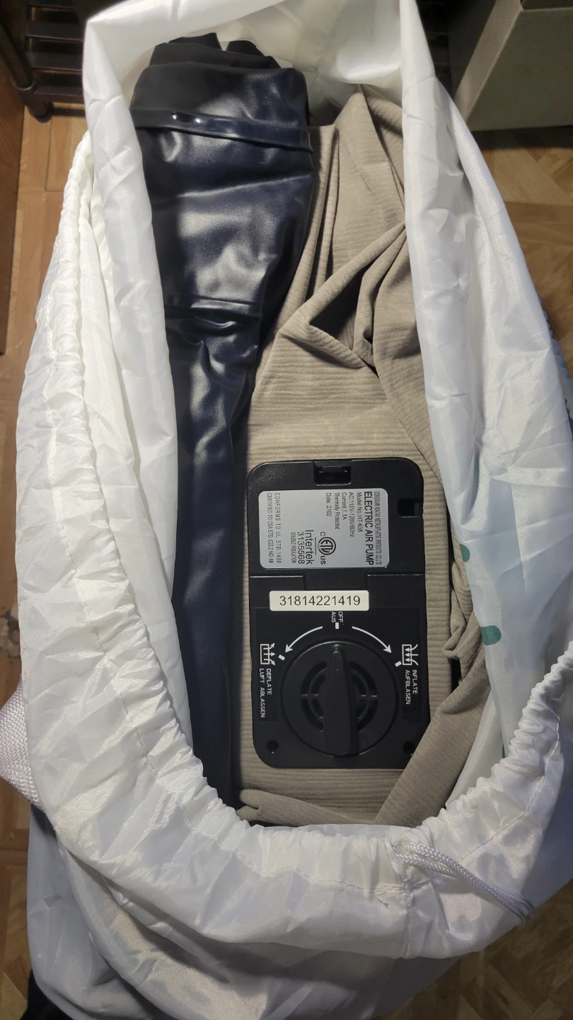 Fully size, Sable air mattress with build in pump - photo 4