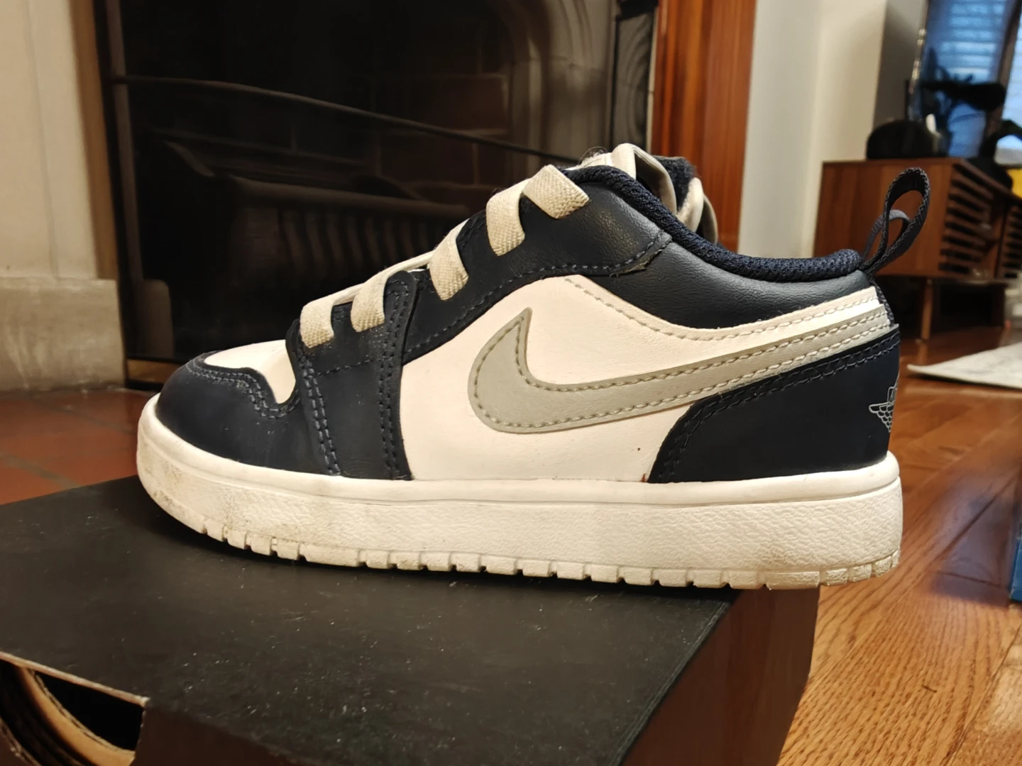 Jordan 1 Low Alt (PS) Toddler Shoes - Size 12C - photo 4