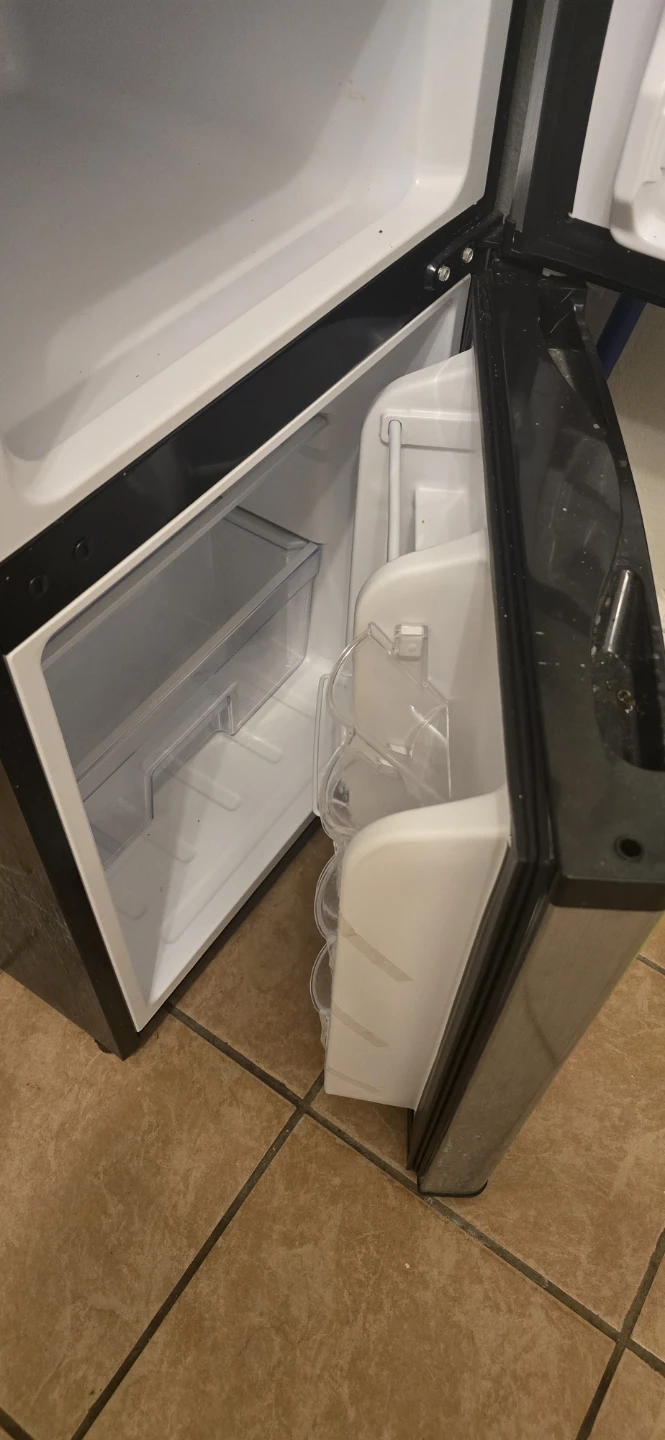 Insignia Mini Fridge - photo 3