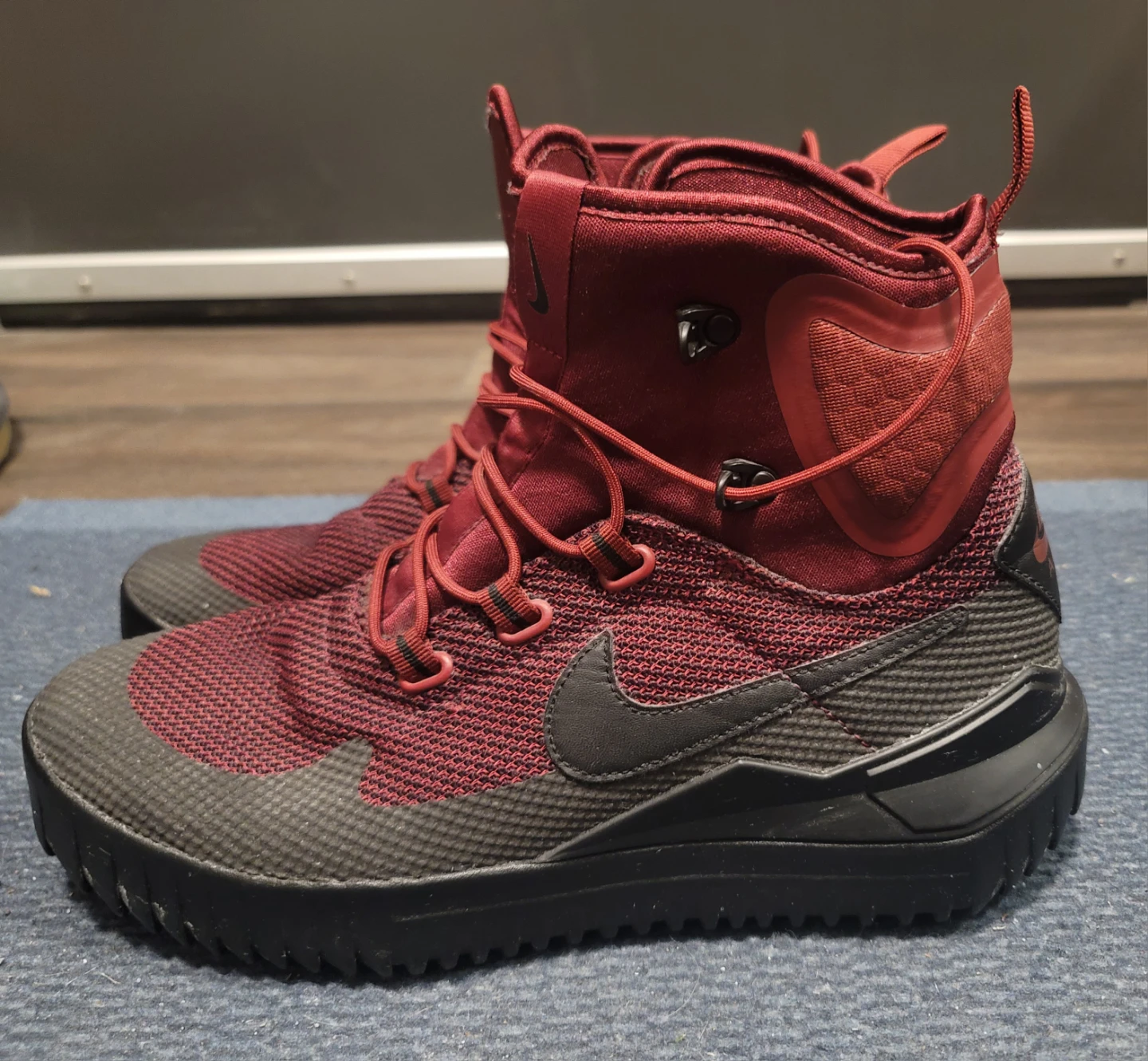 Nike Air Wild Mid Red/Black Men - photo 3