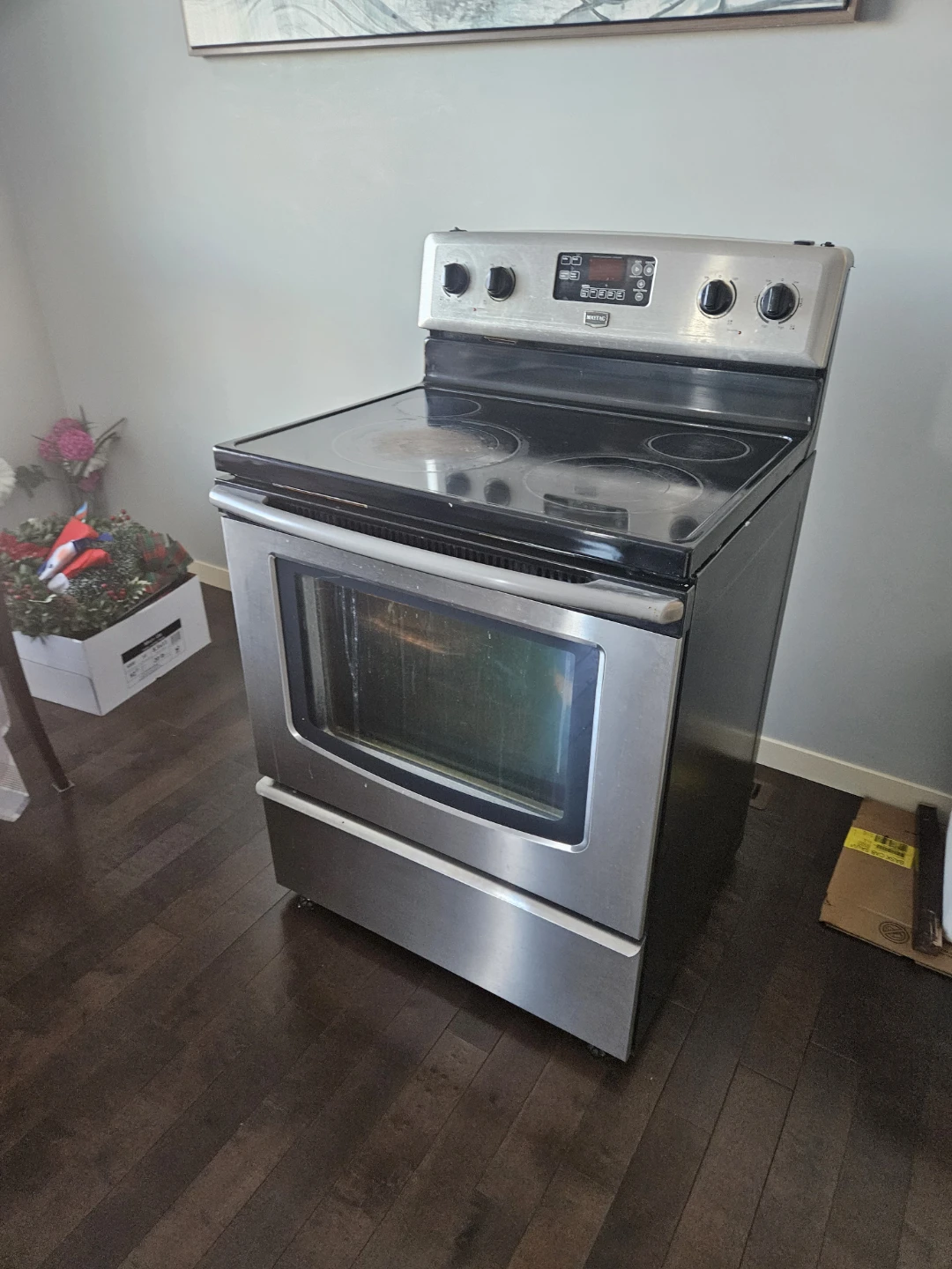 Maytag Electric Stove with Oven - photo 2