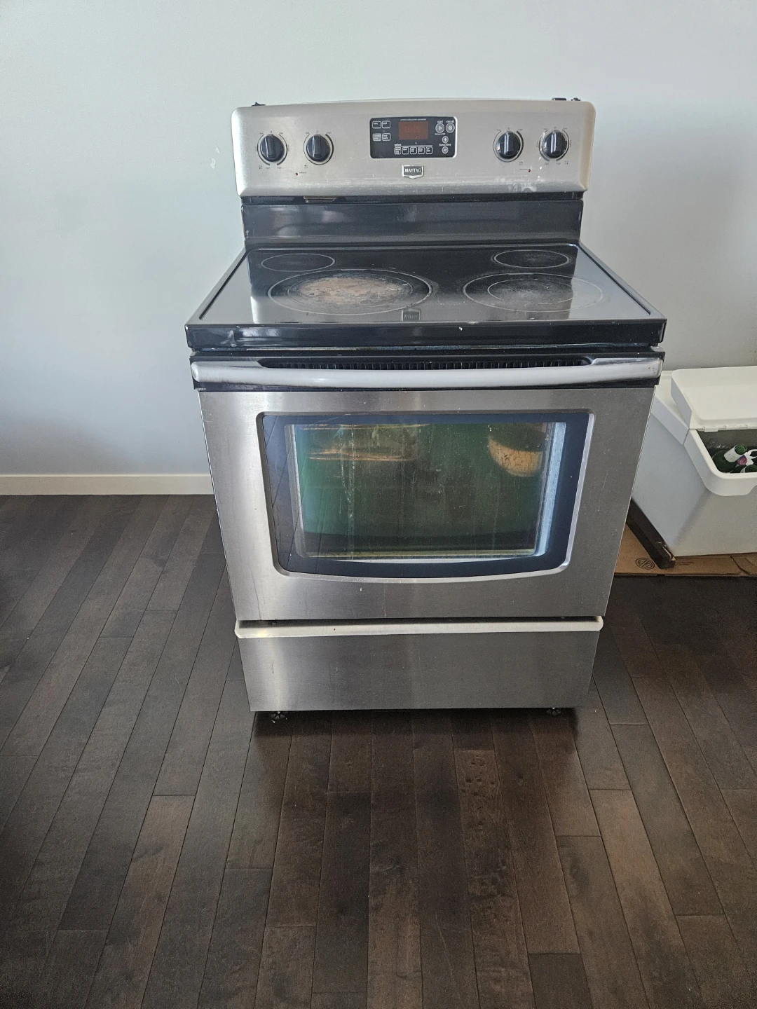 Maytag Electric Stove with Oven - photo 4