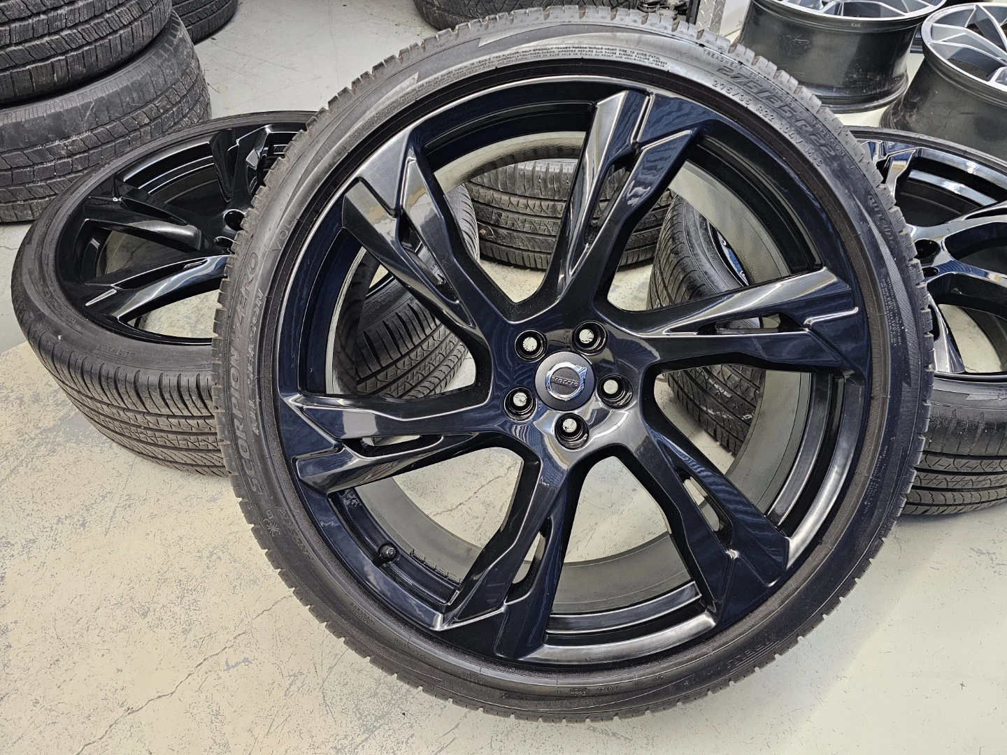 22" VOLVO XC90 O.E.M RIMS AND ALL SEASON TIRES 275/35 R22 - photo 3